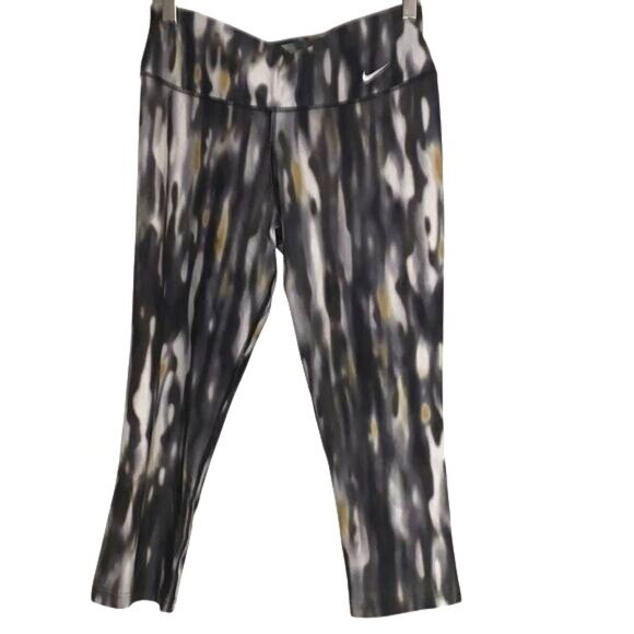 Nike Dri-Fit Legend Pant Cropped Workout Leggings Medium - Picture 1 of 8